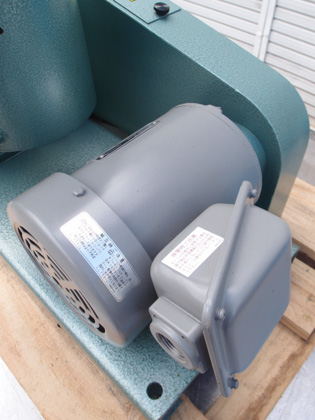 （新品<br>置き古し）<br><br>油回転式<br>真空ポンプ