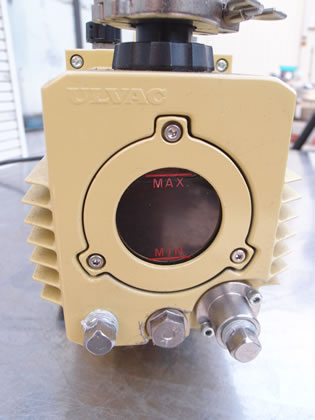 油回転式<br>真空<br>ポンプ