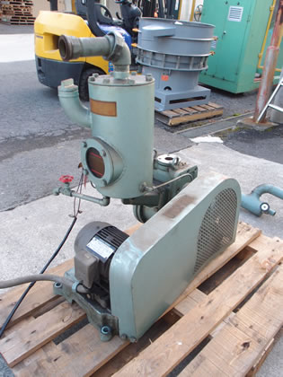 油回転式<br>真空ポンプ