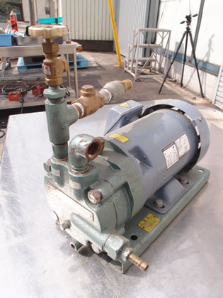 水封式<br>真空<br>ポンプ