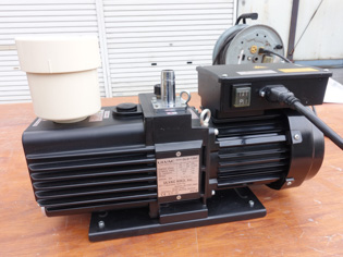 (新古品)<br>油回転式<br>真空ポンプ