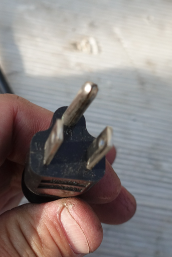 油回転式<br>真空ポンプ