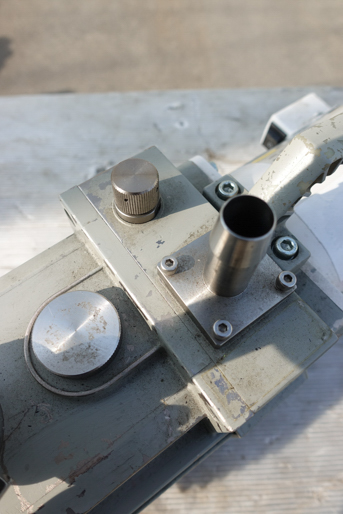 油回転式<br>真空ポンプ