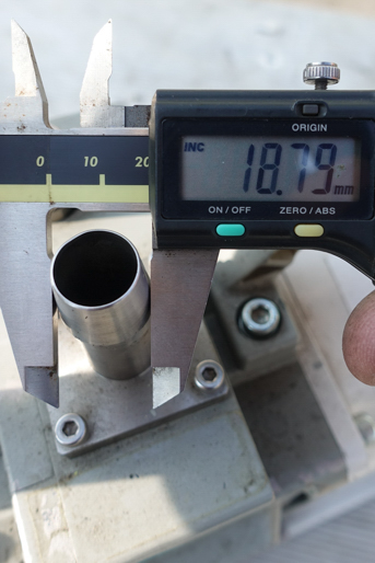 油回転式<br>真空ポンプ