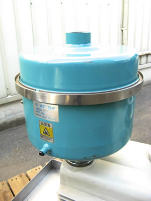 油回転<br>真空ポンプ