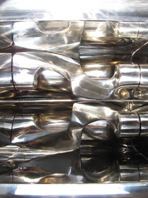 ニーダー<br>加水混練機