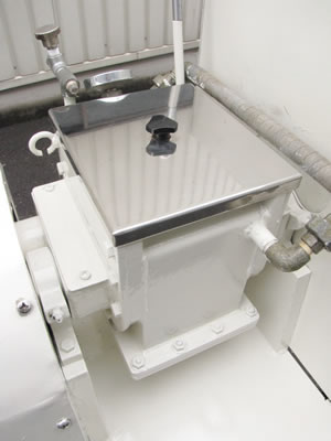 ニーダー<br>加水混練機