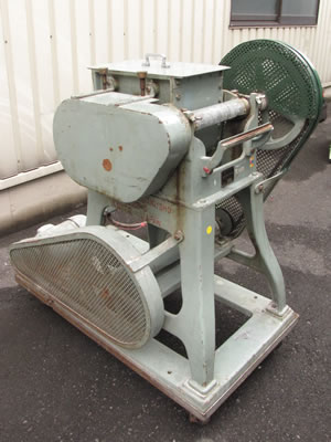 ニーダー<br>加水混練機