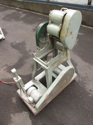 ニーダー<br>加水混練機