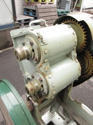 ニーダー<br>加水混練機