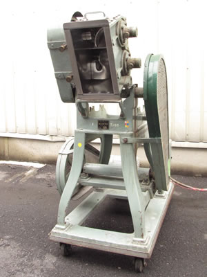 ニーダー<br>加水混練機