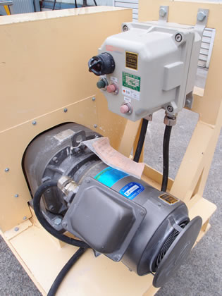 練合機<br><br>ニーダー