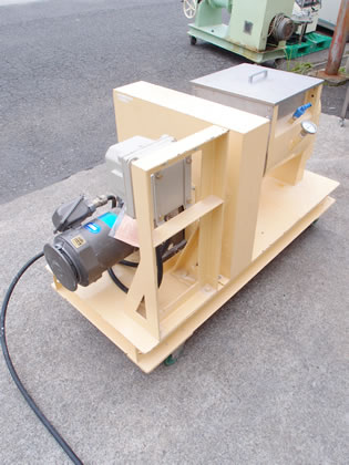 練合機<br><br>ニーダー