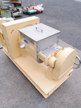 練合機<br><br>ニーダー