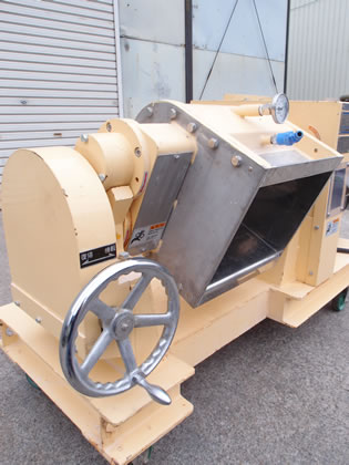 練合機<br><br>ニーダー