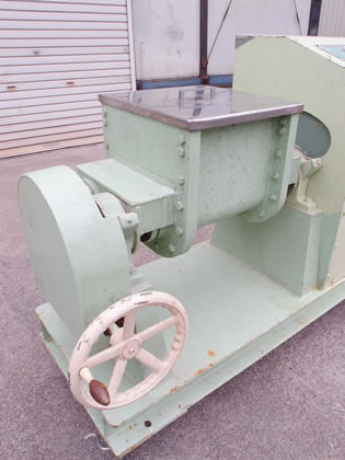 練合機<br><br>ニーダー