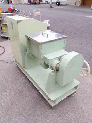 練合機<br><br>ニーダー