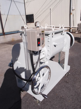 練合機<br><br>ニーダー