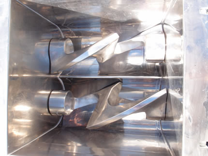 練合機<br><br>ニーダー