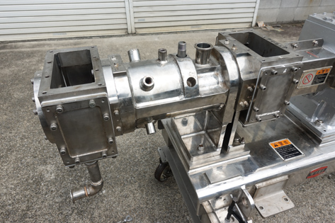 連続式混練機<br>ニーダー<br><br>エクストルーダー