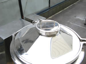 クロスロータリー式<br>粉体混合乾燥機