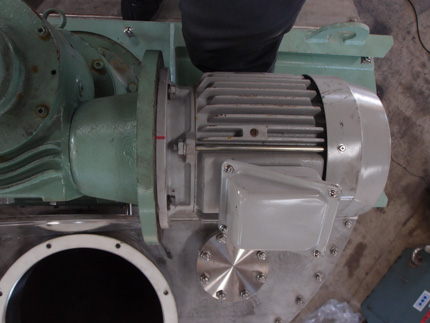 2号機<br><br>新品未使用<br>（置き古し）<br><br>SV<br>ミキサー<br><br>ナウター<br>ミキサー