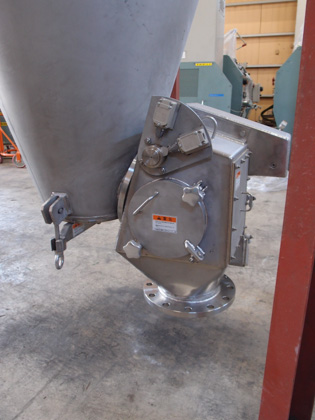 1号機<br>新品未使用<br>（置き古し）<br><br>SVミキサー<br><br>ナウター<br>ミキサー