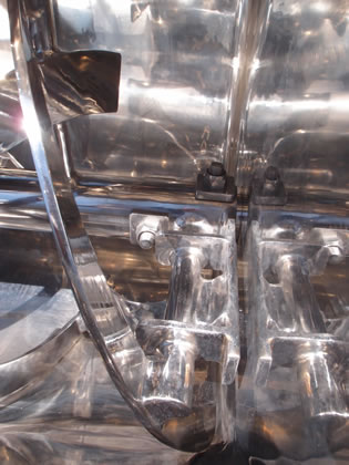 リボン<br>ミキサー<br><br>リボン<br>ブレンダー