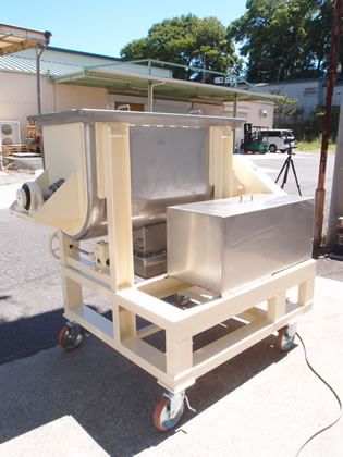 リボン<br>ミキサー<br><br>リボン<br>ブレンダー