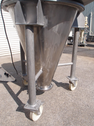 リボ<br>コーン<br><br>縦型<br>リボン<br>ミキサー