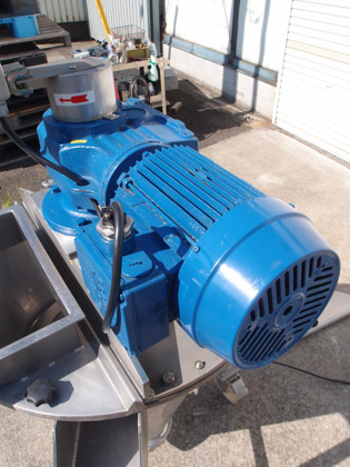 リボ<br>コーン<br><br>縦型<br>リボン<br>ミキサー