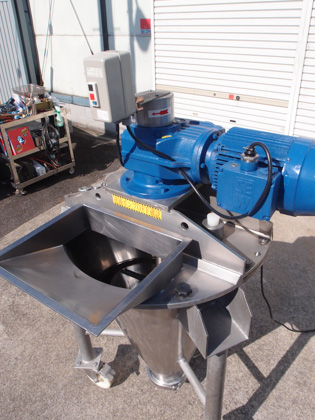 リボ<br>コーン<br><br>縦型<br>リボン<br>ミキサー