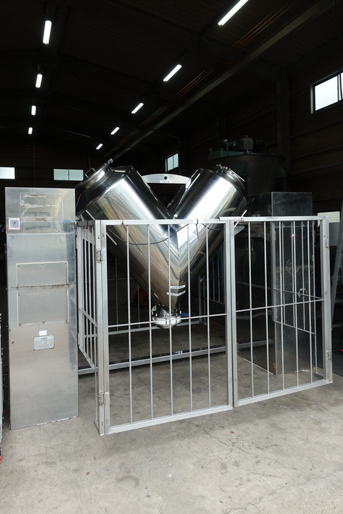 V型混合機<br><br>V型ブレンダー