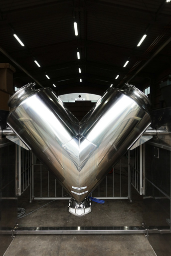 V型混合機<br><br>V型ブレンダー