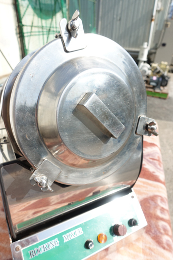 小型卓上<br>ロッキングミキサー