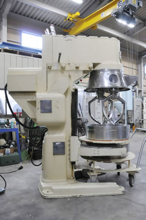 万能混合<br>攪拌機