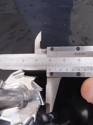 T･K<br>ロボミックス