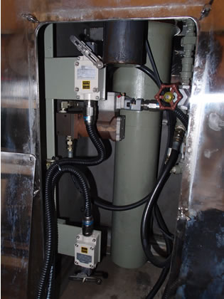 真空<br>プラネタリー<br>ミキサー<br><br>羽根：門型<br>90度ひねり