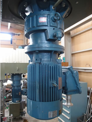 真空<br>プラネタリー<br>ミキサー<br><br>羽根：門型<br>90度ひねり