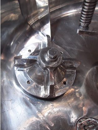 真空脱泡<br>乳化<br>ホモミキサー<br>底部<br>パルセーター<br><br>撹拌タンク