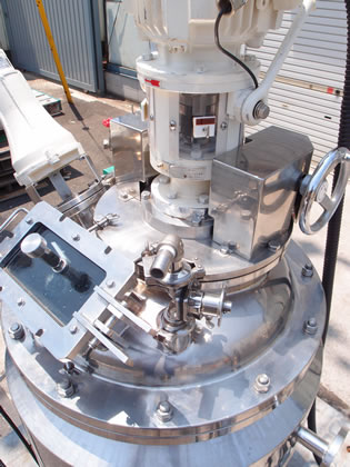 真空脱泡<br>乳化<br>ホモミキサー<br>底部<br>パルセーター<br><br>撹拌タンク