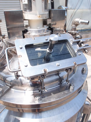 真空脱泡<br>乳化<br>ホモミキサー<br>底部<br>パルセーター<br><br>撹拌タンク