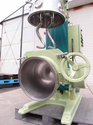 真空<br>万能混合<br>撹拌機