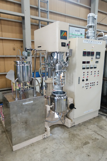 真空乳化装置<br><br>真空乳化釜