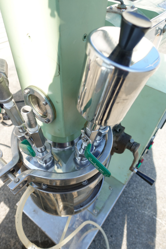 真空乳化装置<br><br>真空乳化釜<br><br>アジホモミキサー