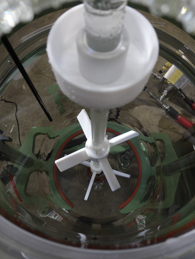 【1】<br>ガラス反応釜<br><br>精密温調器