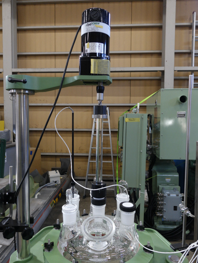 【1】<br>ガラス反応釜<br><br>精密温調器