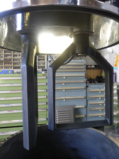 プラネタリーミキサー<br><br>ラムプレス付き