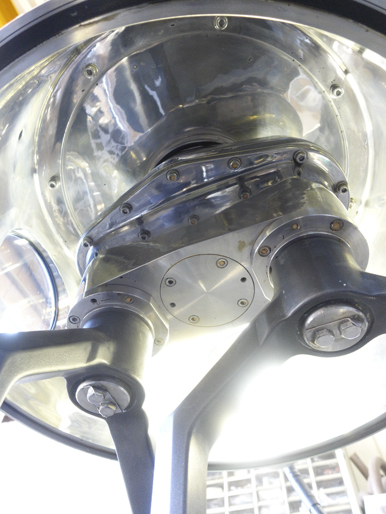 プラネタリーミキサー<br><br>ラムプレス付き