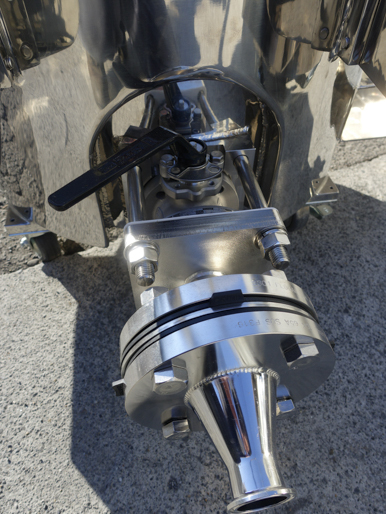 プラネタリーミキサー<br><br>ラムプレス付き